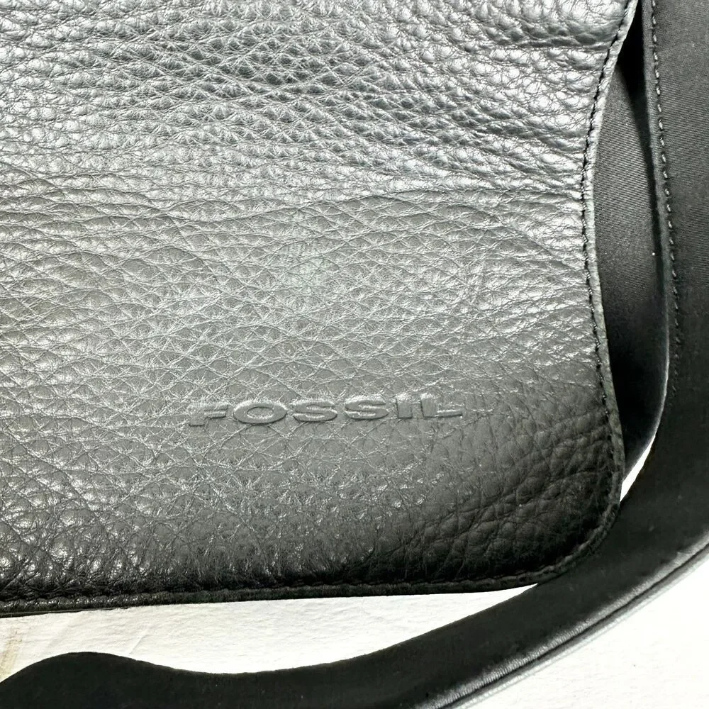 Fossil Leather Messenger Laptop Bag Black Business Office Commute Travel 8843